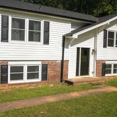Charming 4-bedroom house with AC and WiFi in Winston-Salem