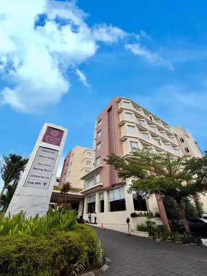 Manado Quality Hotel Hotels in Sario