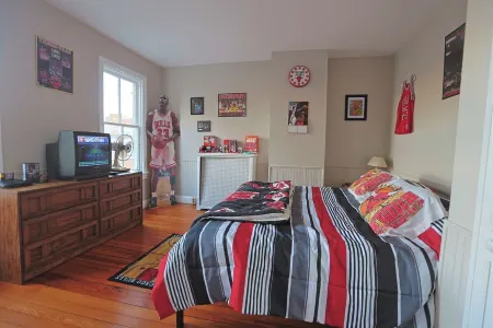 Step in the 90's in Historic Downtown Hagerstown