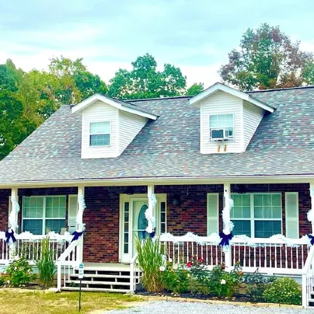 Serendipity Farm has country charm, Just North of Nash, Sleeps 10 w/pool.