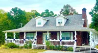 Serendipity Farm has country charm, Just North of Nash, Sleeps 10 w/pool.