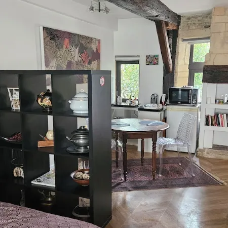 Separate master suite, 18th century residence