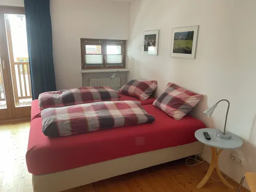 Ski & Summer, luxury furnished vacation home close to lifts. Warm and cozy.