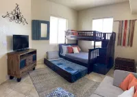 Secluded Oasis, heated pool and spa, RV hook-ups