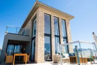 Sea front luxury villa with sea and mountain views