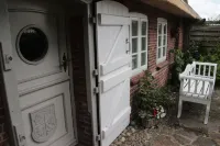 Fantastic thatched cottage on the North Sea coast with a separate sauna house - Wi-Fi