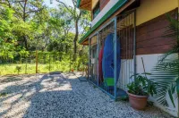 Poolside garden apartment w king, Playa Guiones