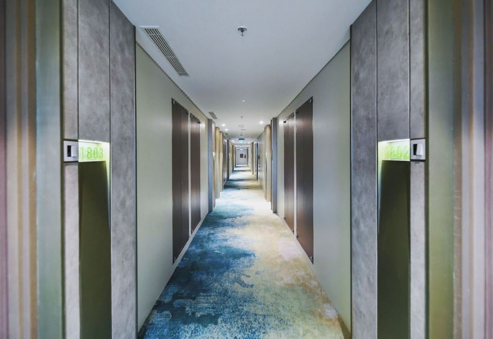 그랜드 위즈 호텔 프락시스 수라바야 위치