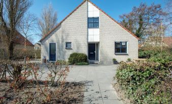 Holiday Home by Beach in Ooghduyne