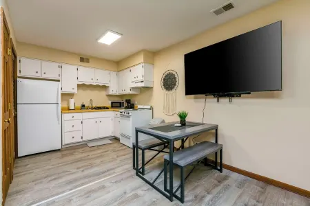 Stunning & Stylish Downtown Studio - Highland Park