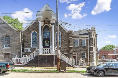 StayHaven - A Converted Historic Church Hotel in zona Morris Arboretum of the University of Pennsylvania