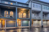 Posh Townhome in Beautiful Lake Claire Hotels near CreekStone Academy 2465 Memorial Dr SE Atlanta GA 30317