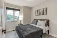 Modern 3br 3 ba house near downtown w/ amenities