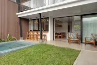 New private villa, spectacular views, private pool, jacuzzi, sun deck, A/C, WiFi