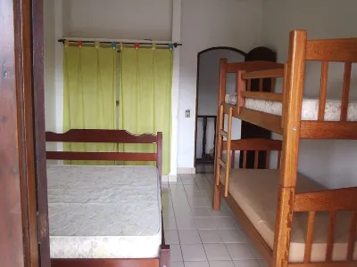 CONDOMINIUM COSTA DO SOLPRAIA PARAISO GUARATUBA, 3SUITES+1BEDROOM SEA VIEW Hotel in zona Praia Bertioga