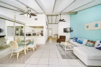 Beachfront Resort Condo, Walk to Atlantis - 2-Star