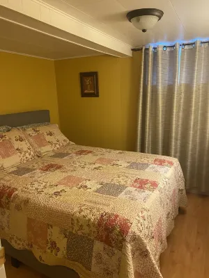 Mountain View Basement Apartment, located in  the gorgeous village of Cheticamp.  호텔