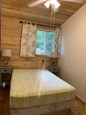 3 Bedroom Lakefront Cabin On Baptiste Lake - Beach