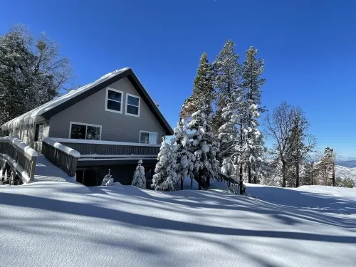 Shaver Lake Misty Mountain Retreat Private Deck Sunsets Hot Tub Hotels in Shaver Lake