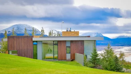 Exclusive villa opposite Akureyri Отели в г. Svalbardsstrandarhreppur