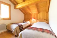Apt Camille, beautiful on-piste 2 bedroom apartment Hotels in Montgenevre