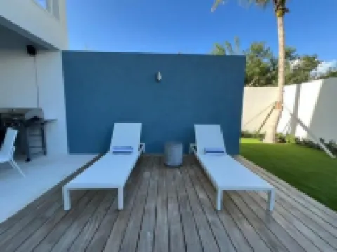 Discounted Summer rates! Grace Bay New Luxurious home 3+ Bedrooms & Pool