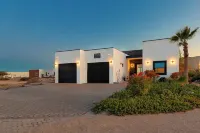 Beach Front House - EV charging included