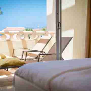 Family-friendly apartment 4 people. near sea and pool Rooms