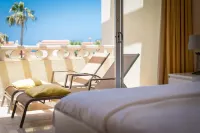 Family-friendly apartment 4 people. near sea and pool