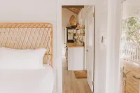 Cocomo Cottage - Boutique Retreat at Surfer's Beach Hotel a 