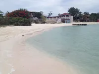 Newly Build - Across The Road from The Beach  - 7 bdrm/7 bthrms - Villas