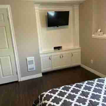 Cozy basement apartment suite, beautiful Paradise! Rooms