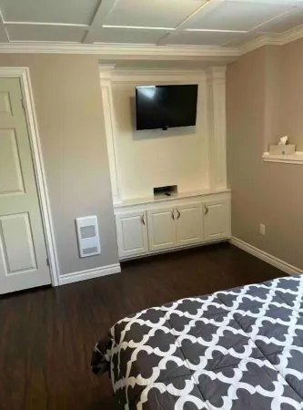 Cozy basement apartment suite, beautiful Paradise! Отели в г. Парадайс