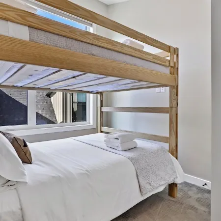 Mountain View Townhouse, Private Garage + Patio + Central AC