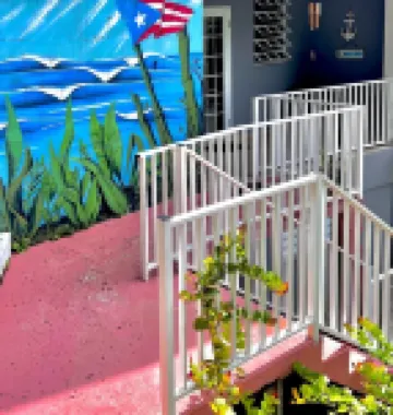 Beautiful, spacious house 9 minute drive to beach with electric generator