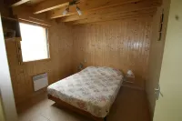 Fully equipped cottage in Mont-Saint-Michel Bay - bucolic setting with games Hotels in Avranches