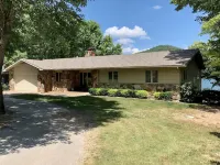 6 Bedroom Home - Lake Front , Table Rock Lake, Mo. Hotels in Shell Knob