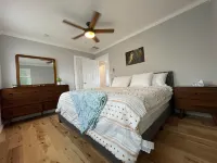 Bright 3 bedroom, 2 bath home; game room w/ arcade machines - basketball machine - Wifi