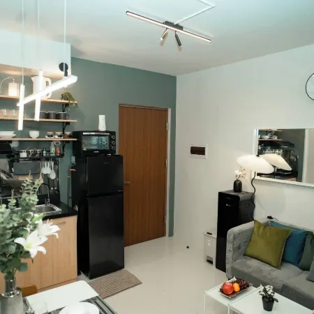 2-bedroom Elegant Condo With Sunrise & Mountain View