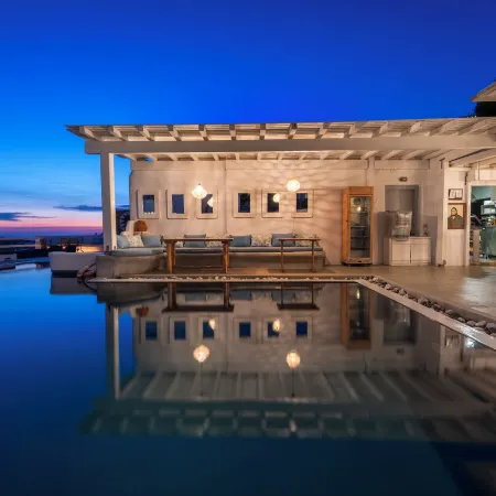 Flaskos Suites