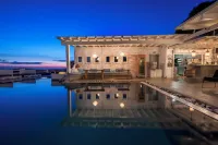 Flaskos Suites