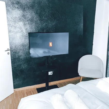 Stylisch Modern -2-4 Personen - Parkplatz -wlan Netflix