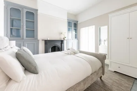 Stroll To The City Centre In From Chic Refurbished Townhouse Отели в г. Риверсайд