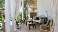 Swimming pool villa in secure residence with dream beach! 150 m from shops