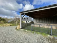 Stone farmhouse for 4 people with heated swimming pool