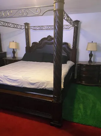 Cozy studio with WiFi and AC in charming New Windsor Отели в г. Нью Виндзор