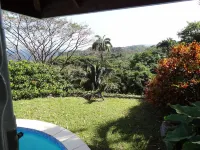 Beautiful, secluded, open plan cottage with spectacular sea views