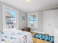 Enjoy Gorgeous Sunsets from Your Waterfront Beach House. Hotels in Hull