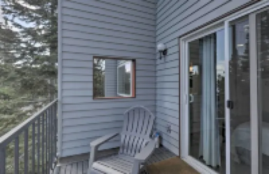 Less Than 1 Mi to Slopes! Heavenly Daze Chalet in Tahoe Hotels in Kingsbury