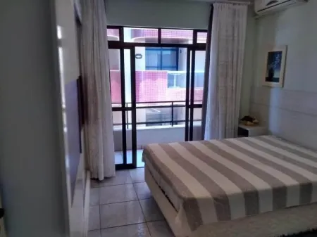 Spacious, airy, well located apartment and walk in the sand